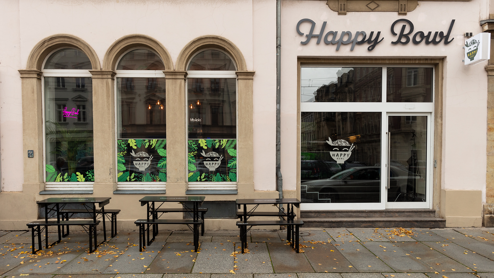 happy bowl laden front